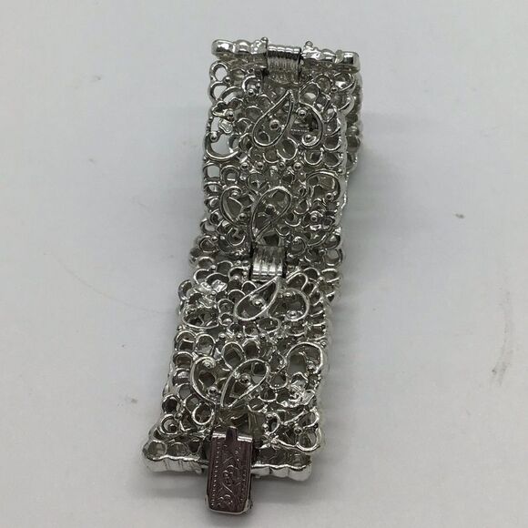 Beautiful Silver Toned Scrolled Lacework Bracelet - Picture 1 of 4